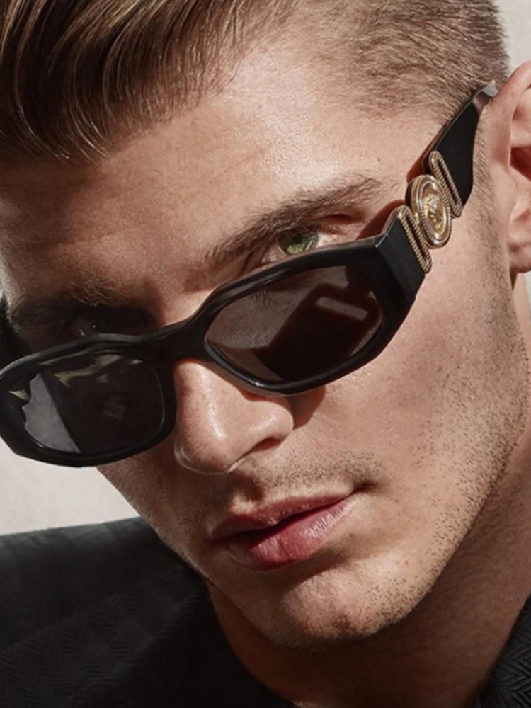 Men Accessories Online - Sepasang PC pria dan wanita dengan